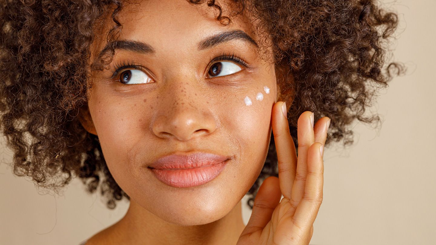 How to Get Rid of Dark Spots: The Best Hyperpigmentation Routine